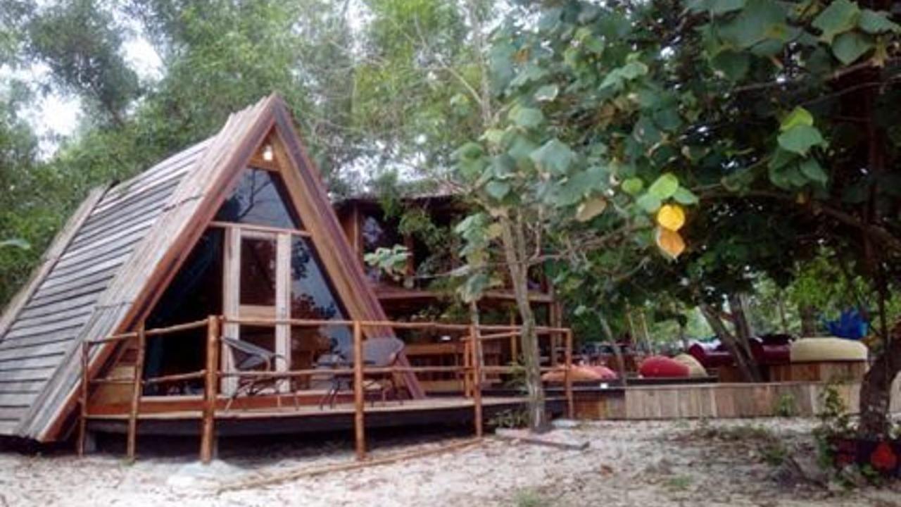 Hotel The Boarding House Sihanoukville Exterior foto
