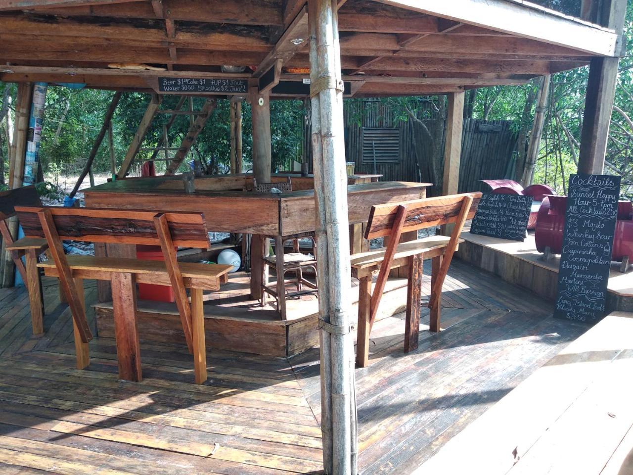 Hotel The Boarding House Sihanoukville Exterior foto